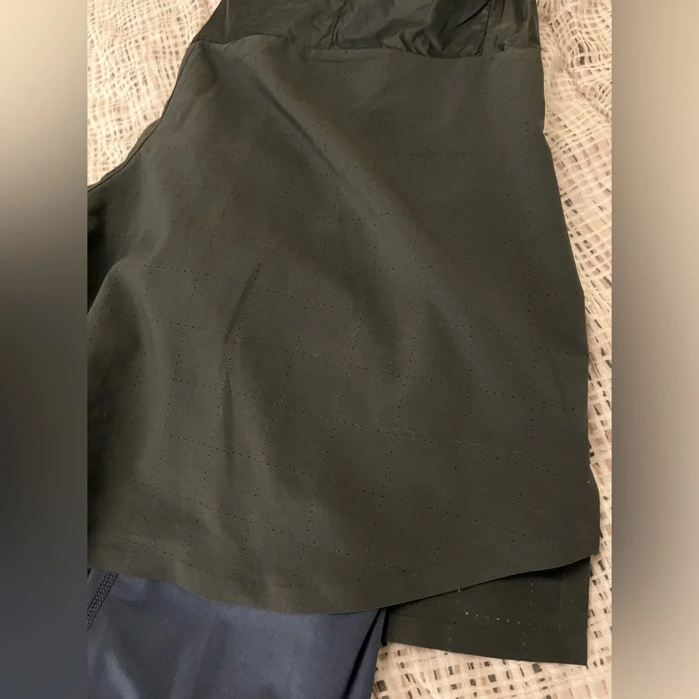 Nike Tech Pack Men’s 2-in-1 Shorts + 3/4 Leggings Size S Men’s (Charcoal + Blue) - Picture 5 of 6